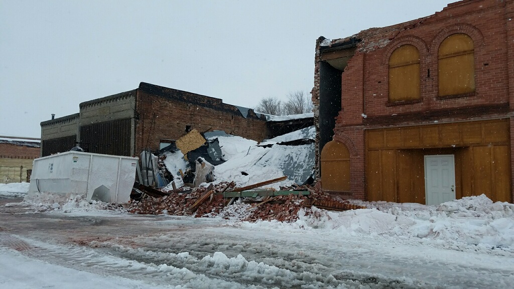Roof on Parma Furniture warehouse collapses